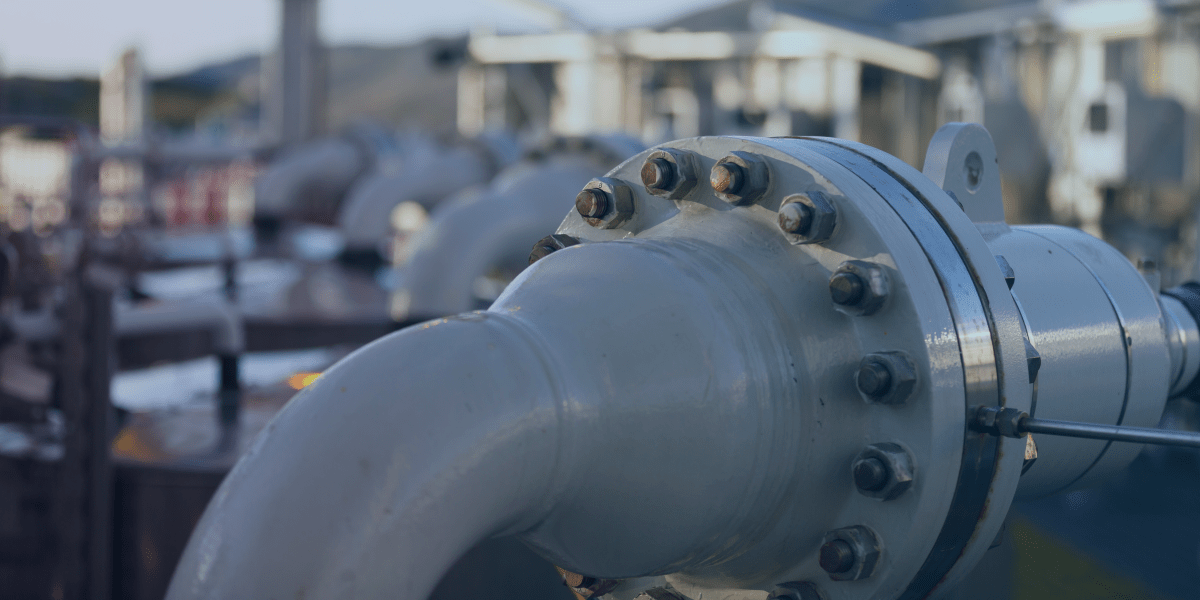 tubo conectado através de uma flange galvanizada